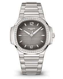 Patek Philippe Nautilus 7118/1200A-011 pres